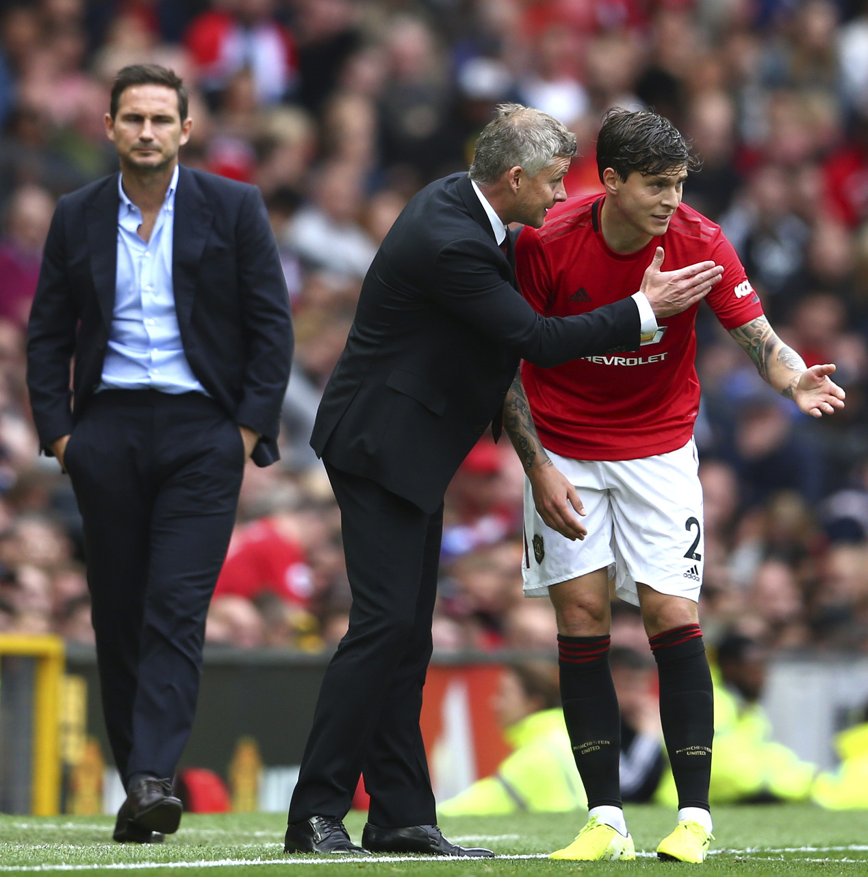 更承载着红 更承载着红